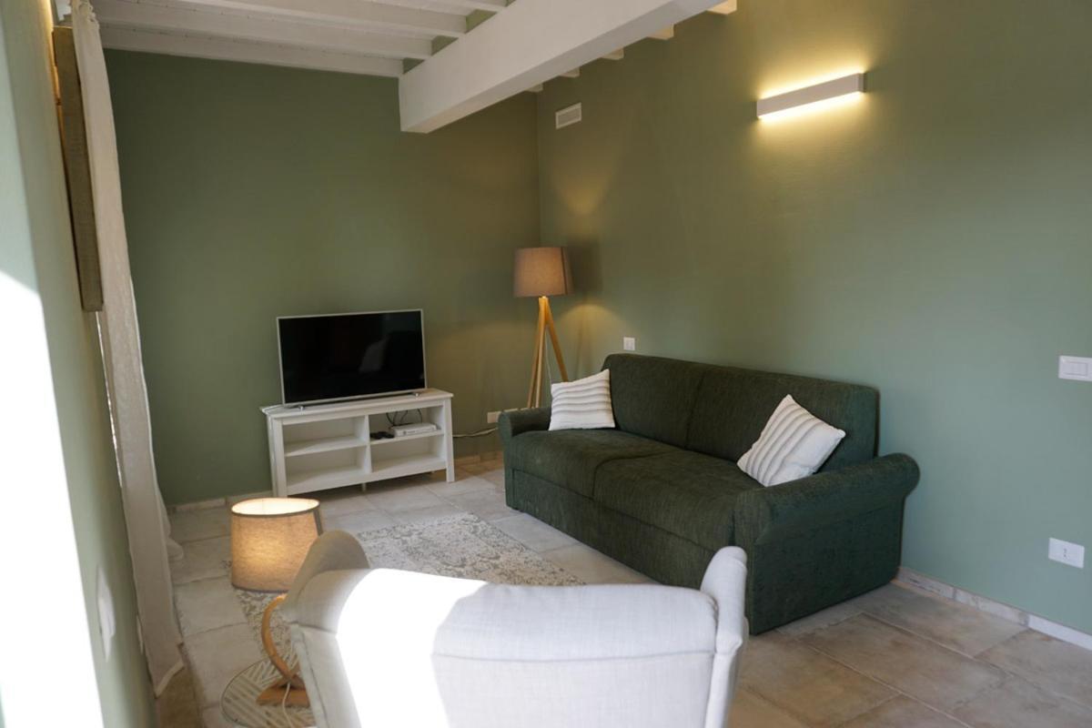 Agriturismo Cheloni Guasticce Экстерьер фото